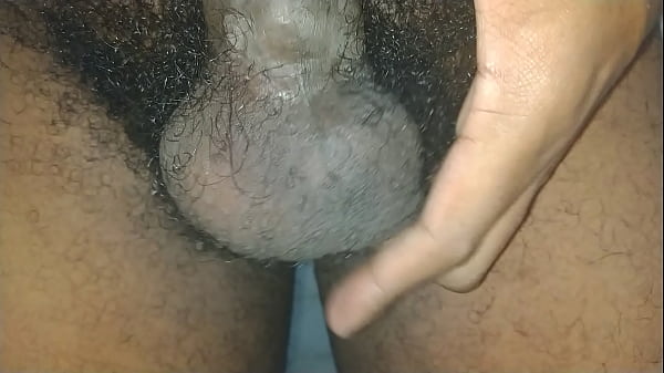 O novinho mostrou a pentelhada antes de ir pro banho