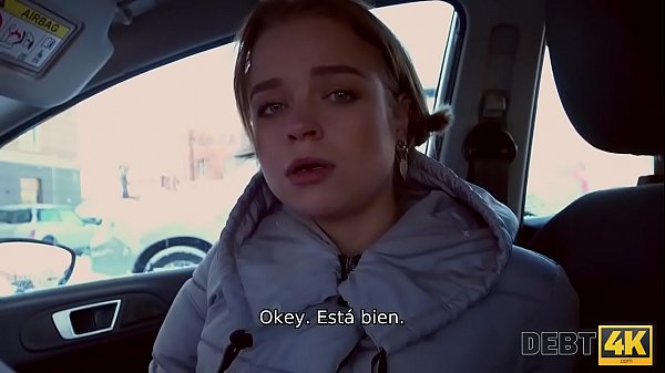 DEBT4k. La rubia coqueta quiere comprar botas nuevas, &iquest;por qu&eacute; vende co&ntilde;o?