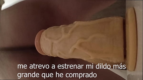 Me meto 3 de mis diferentes juguetes, diferentes tama&ntilde;os y abro mi culo al extremo