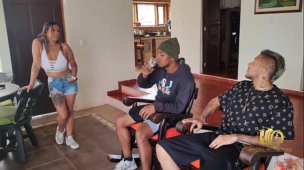 Me follo a una desconocida que me abrio sus piernas despues de hacer ejercicio al aire libre