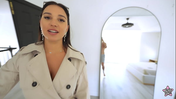 OMG!! HOT LATINA MILF RINGS MY DOORBELL - LEXIS STAR