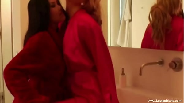 These Lesbians Are Filled With Lust