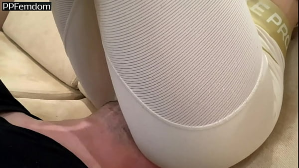 Petite Dominant Babe In Tight Leggings - Fullweight Facesitting On Human-Furniture Subby Guy - Chair-Slave Female Domination Real