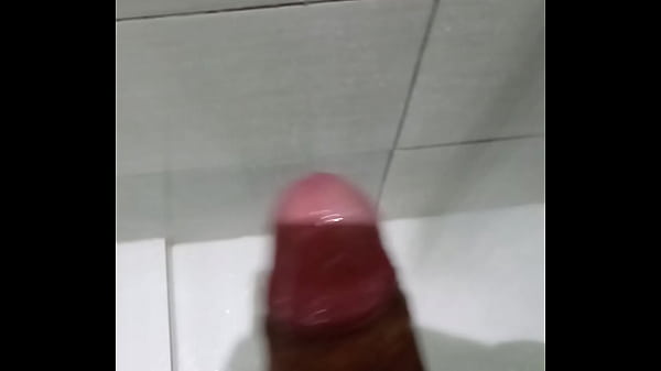 Tirando leite para uma amiga