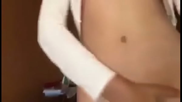 Ni&ntilde;a caliente se toca Tanganc&iacute;cuaro mich