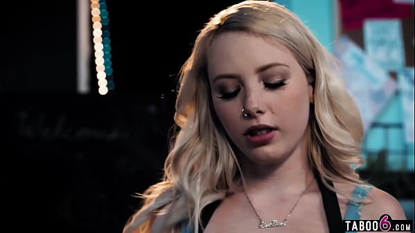 Never had sex teen groupie in love with an unsuccessful solo artist full of himself