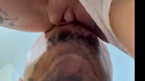 Sexo gostoso com a novinha do bucetao parte 1  