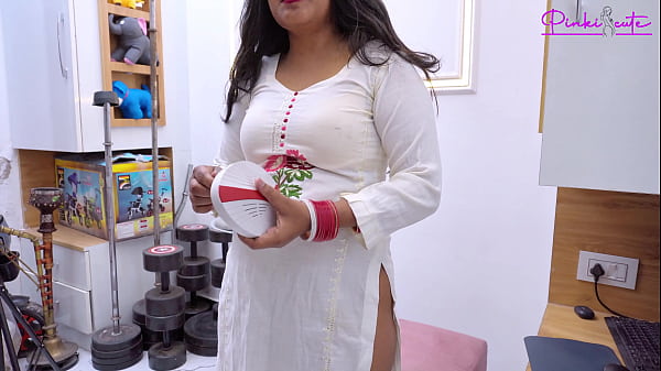 Newly Married Indian Desi Stepsister fucked Accidently by Step brother in doggy style.