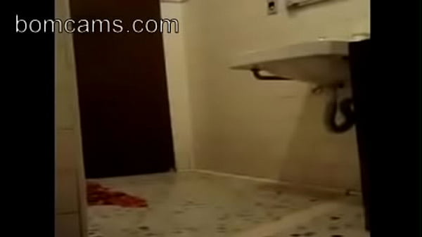 Horny girl webcam- bomcams.com