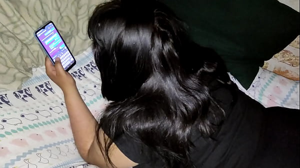 Gorda hermanastra es descubierta organizando citas, pero mira como me paga para que no hable