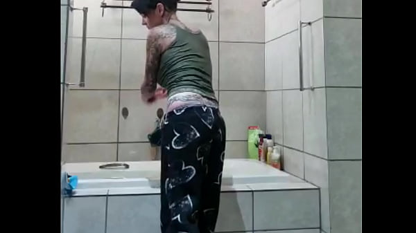 spy camera : i always wanted to see my big stepsis naked so hot