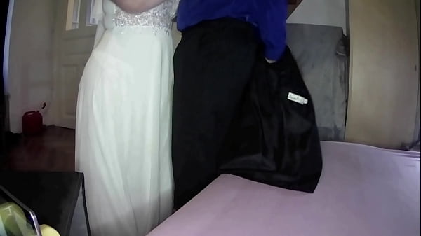 Cum drinker Bride take a big one on her throat 