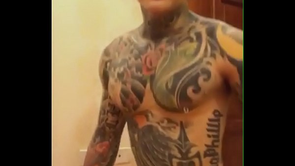 Hotboy xăm trổ show h&agrave;ng tr&ecirc;n Blued gợi t&igrave;nh