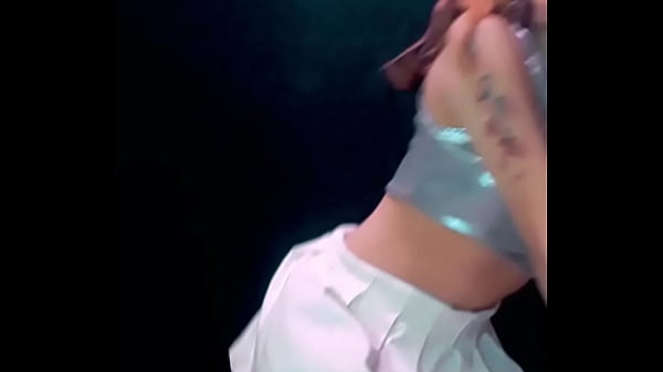 Bonneyuwu - 12:13 pee .. bebo mi orina frasco 