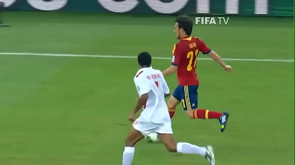 Espa&ntilde;oles destrozan analmente a unos chavales de Tahiti  