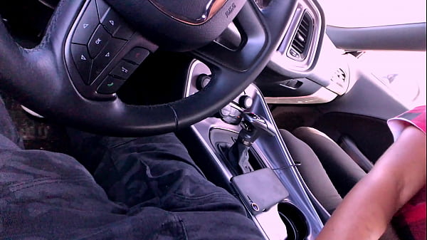 Nina Rivera loves to suck Don Whoe's Dick in the car