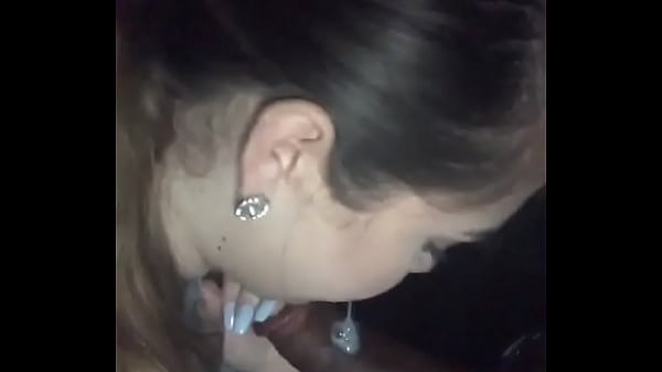 Champaign thot giving head in the bathroom