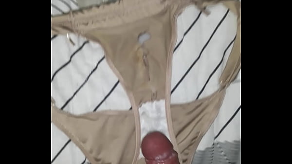 Deixei a calcinha dela toda melada bem gostoso