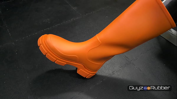Guyzin2rubber, Rubber n Boots: Quickie in Orange Wellies  