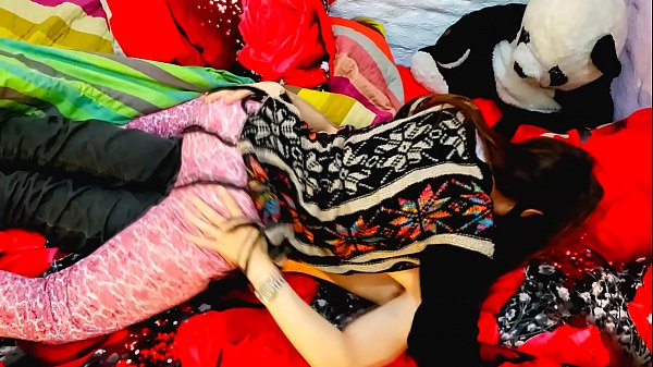 A mi novia le encanta mi polla y a m&igrave; me encanta su grande y lindo culo