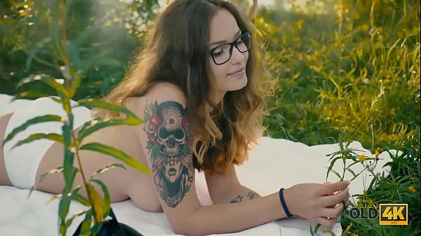 OLD4K. Enticing girl blows geezer's mind and gets banged outdoors  