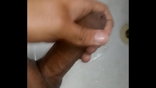 Hombre se masturba 7u7