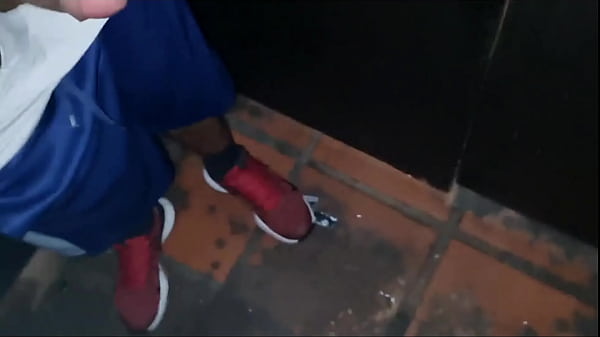 CASADOS ACASALANDO AS ESCONDIDAS ENQUANTO AS ESPOSAS AGUARDAM EM CASA.- FULL RED XVIDEOS 