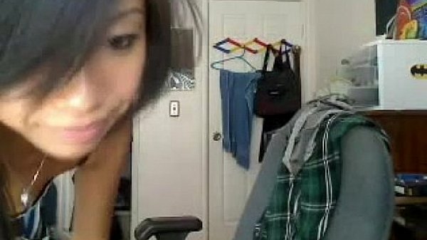 Horny Asian Cutie Squirts