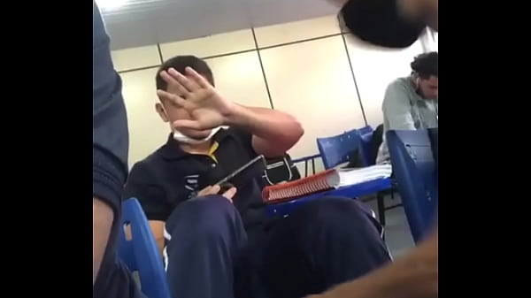 magrinho torando gostosa malhada na escola  