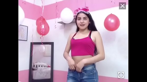 AshleySwiftt Shows hairy bush and tight booty on cam.