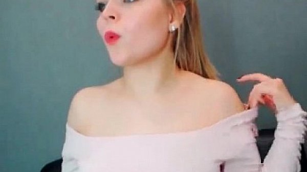 1426137566 molodaya-blondinka-ochen-dovolna-drochkoy  