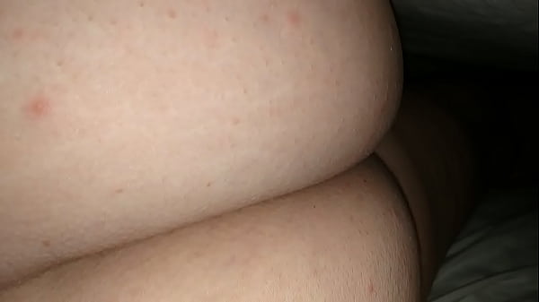 Espiando a mi hermana, grabando hermana b.