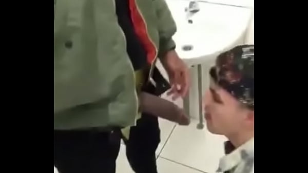 FUDENDO BANHEIRAO GOSTOSO  