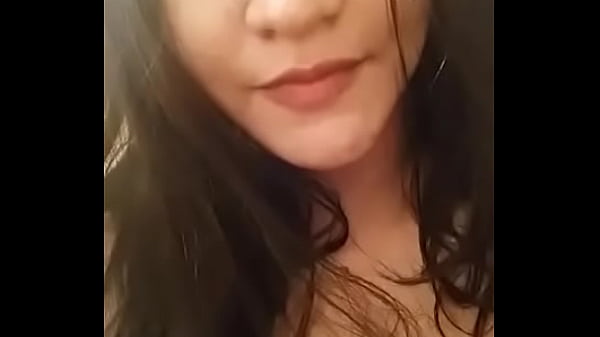 mayerlyn ense&ntilde;ando tetas