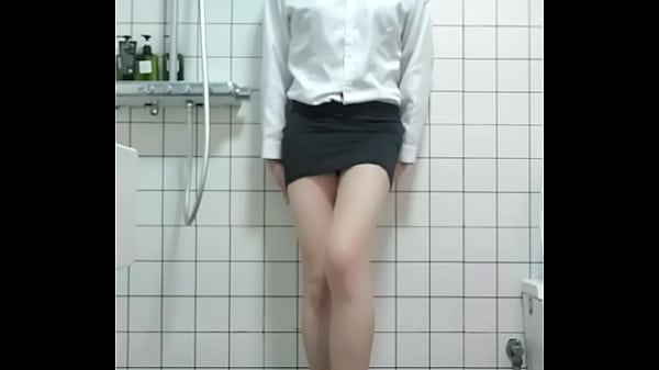 伪娘婷萱，办公室女郎洗澡秀 