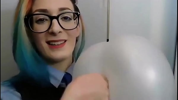 Memek buatan yang enak untuk coli terbuat dari bahan licin