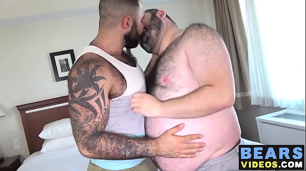 Hairy muscle stud Atlas Grant barebacking Ivan Romanov