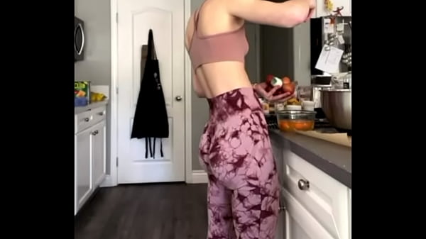 Slut With Cake On Kik  