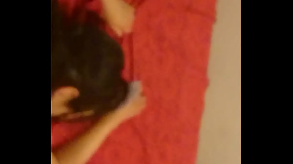 Cogi&eacute;ndome a la prima de mi amigo por el culo y llenandoselo de leche