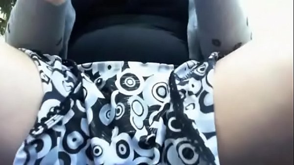 Do you want to enjoy with me in this public garden? I masturbate until I cum several times penetrating myself with my glasses