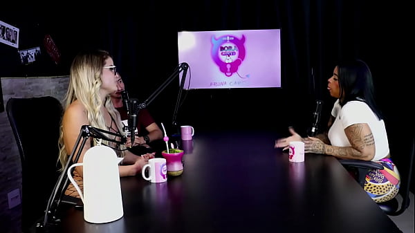 O cliente pediu pro cachorro ficar a lambendo, gosta de homem com pau grande, bateu em uma menina, e o que sofreu na boate... - Marcelly Mello (SHEER/RED)