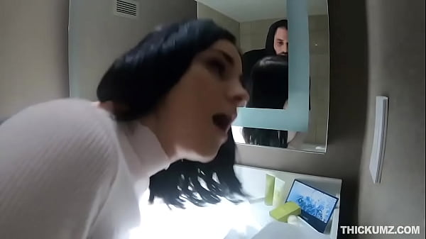 Thicc ass teen cutie picks up stranger for quickie