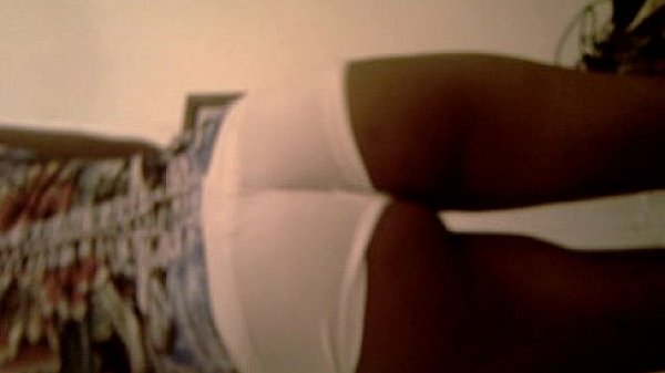 black milf booty shakin