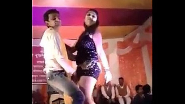 Sexy Hot Desi Teen Dancing On Stage in Public on Sex Song