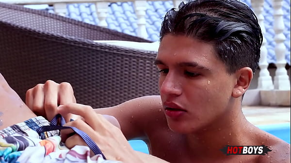 Fodendo o cu do novinho safado! 