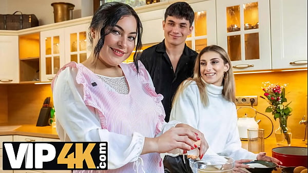 MOMMY4K. Bathroom game ended up as a really sex with Christina Santes