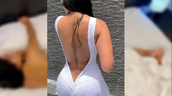 morena dando o rabo em cima do pau grande