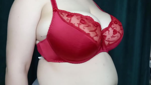 Old bra try on