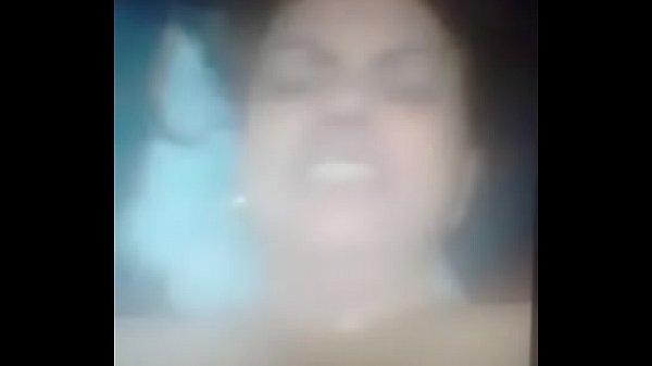 Coroa se masturbando Xvideos  