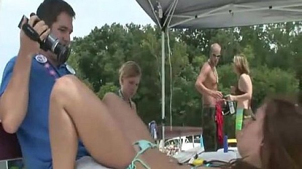 These girls got together